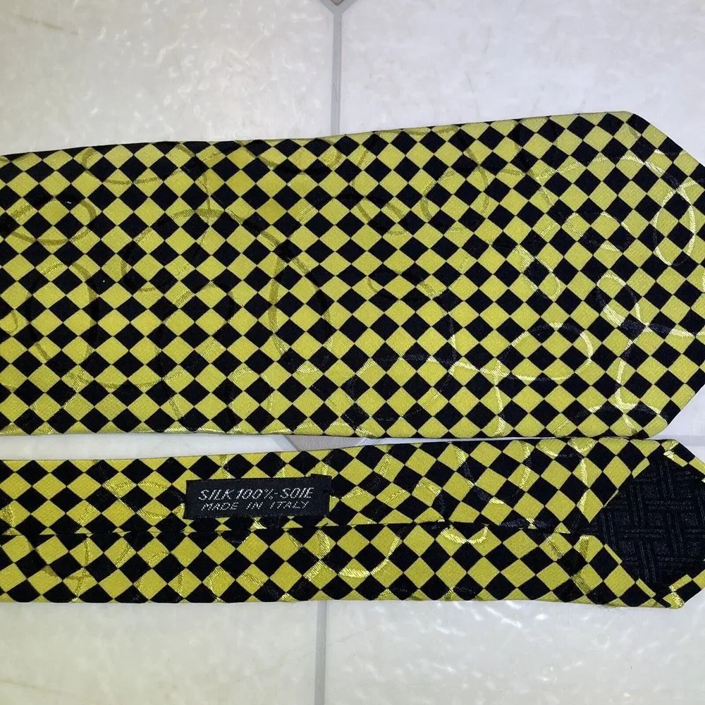 Brioni Men's Silk Neck Tie Gold Geometric Pattern Made‎ In Italy